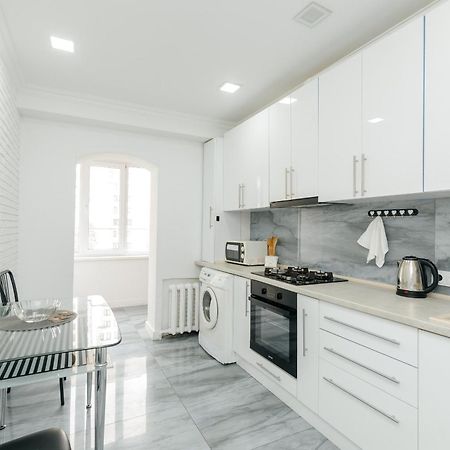 Apartamento Ultra Centr Chisinau Luxrent Exterior foto