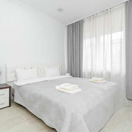 Apartamento Ultra Centr Chisinau Luxrent Exterior foto